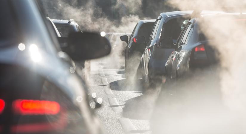Kamionbaleset történt, hatalmas a dugó az M5-ösön