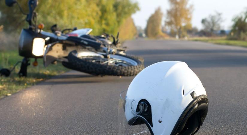 Olajfolton csúszott meg a motoros