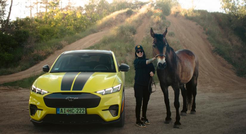 Az elektromos Mustang, ami terepre merészkedik – Ford Mustang Mach-E GT Rally