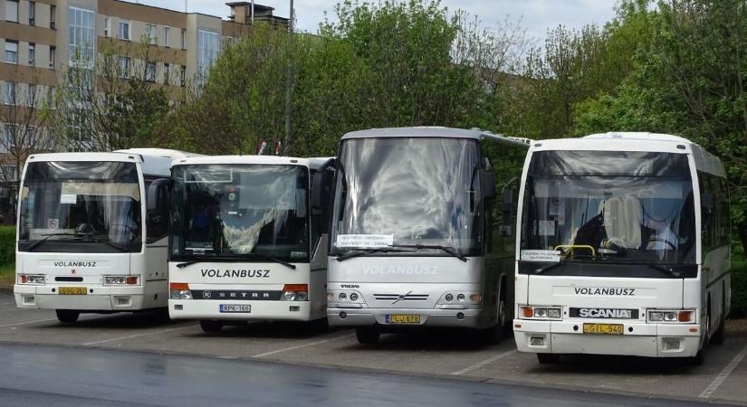 „Csak segíteni akartam” – megalázó helyzetbe került nő egy buszon