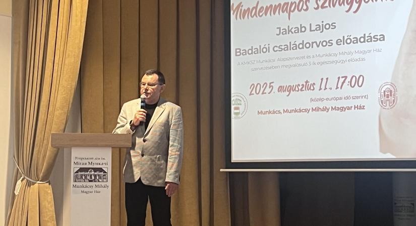 Jakab Lajos előadásával folytatódott a munkácsi egészségügyi előadás-sorozat