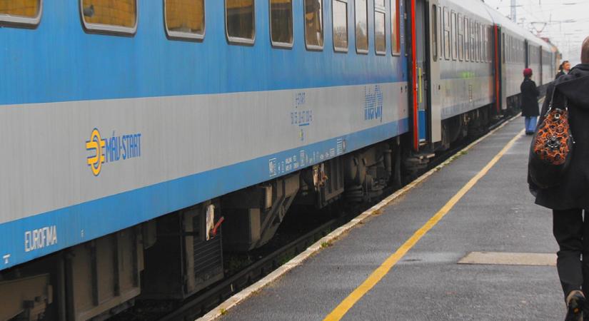 Felelőtletnül ígérgetett a MÁV a Gödöllő-Hatvan-Gyöngyös vasúti probléma ügyében