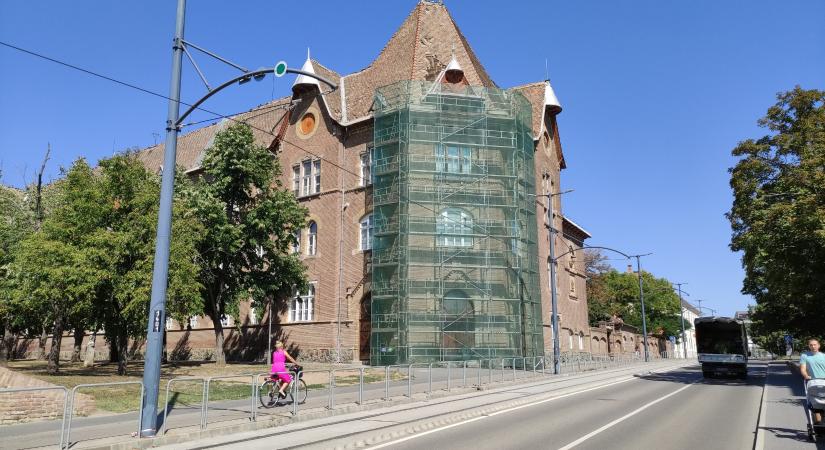Mága Zoltán ad jótékonysági koncertet a Bethlen, a Szőnyi és az Ótemplom javára