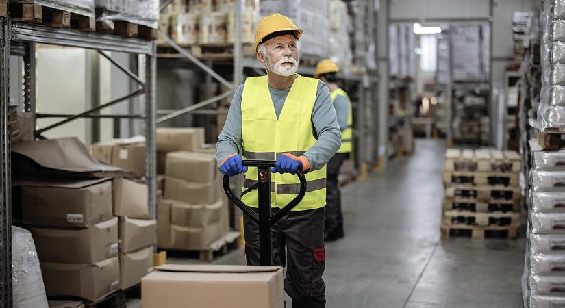 Jó hírt közöltek Nagy Mártonék: majdnem 100 milliárddal több jut a 30 év felettieket támogató programra