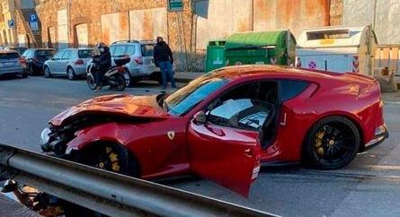 Egy autómosó alkalmazottja törte össze a Genoa kapusának Ferrariját