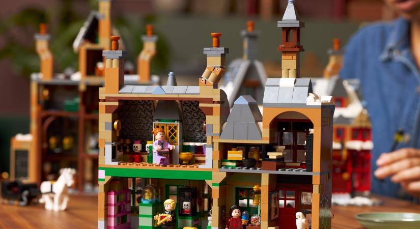 Hamarosan érkezik egy méretes Harry Potter LEGO-szett, amivel Roxmorts varázsfalu egy tekintélyes részét fel lehet építeni