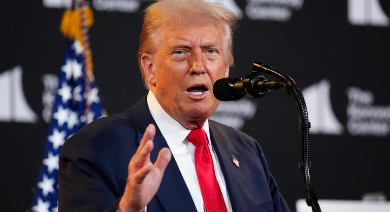 Donald Trump súlyos következményeket helyezett kilátásba, ha Putyin nem állítja le a háborút