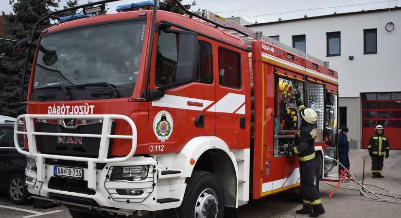 Villanyoszlopnak ütközött egy autó Bükkszenterzsébeten