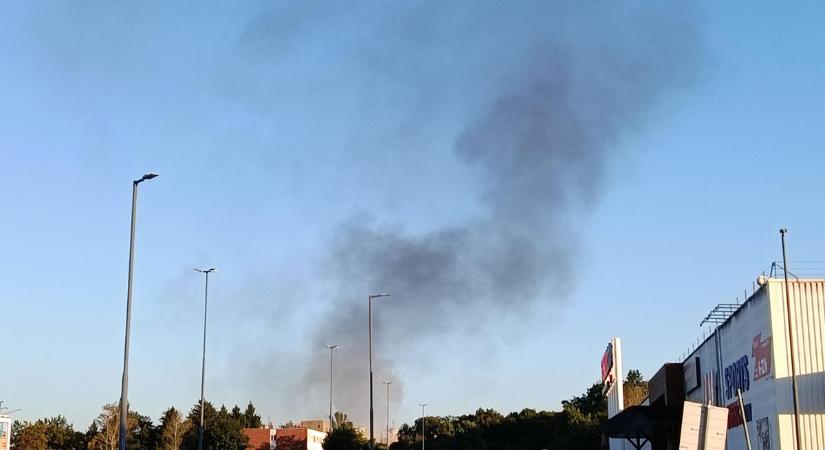 Hatalmas füstfelhő Miskolc felett – ez volt az oka (fotók, videó)