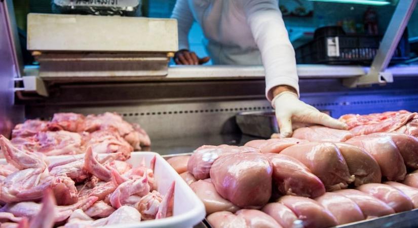 Miért nem lehet nyers csirkehúst enni, ha a steak lehet véres?