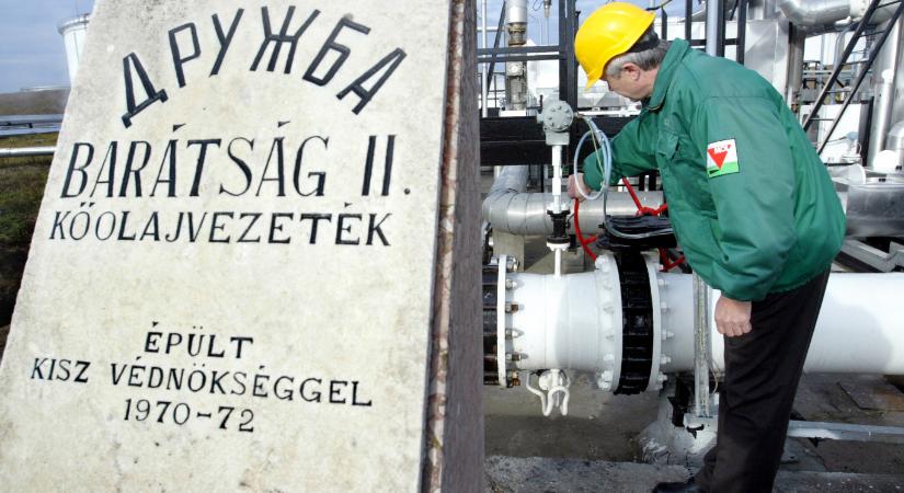 Dróntámadás érte a Barátság-kőolajvezeték egyik oroszországi állomását, Szijjártó nekiesett az ukránoknak