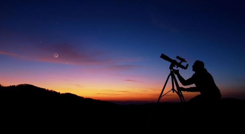 Eged-hegy és Perseidák - gyönyörű fotó az égi jelenségről