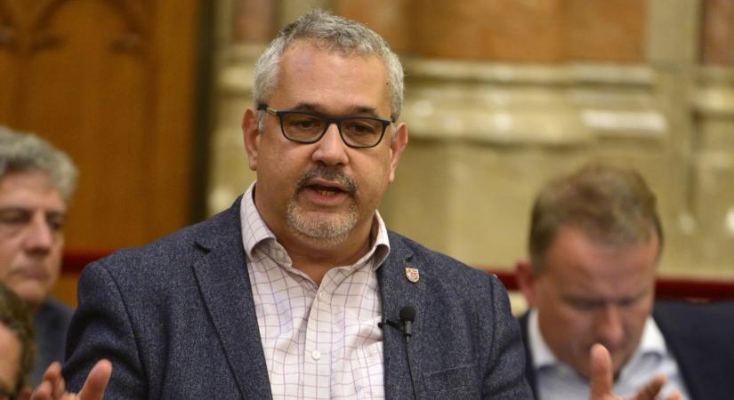 DK: A bankok helyett az embereket védjük – támogatják a Jobbik népszavazását