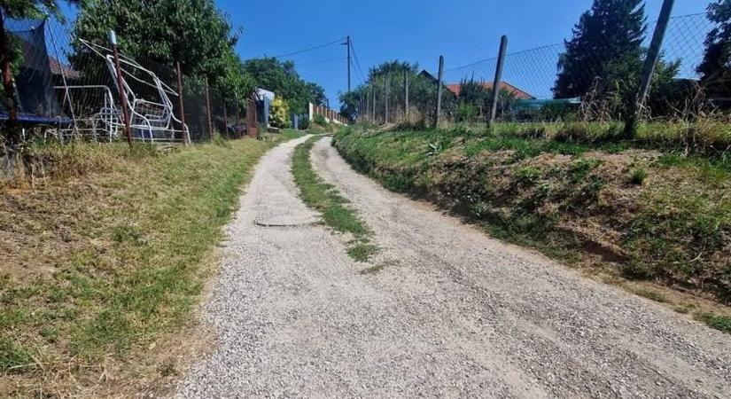 Útépítés kezdődik a Kis közben!