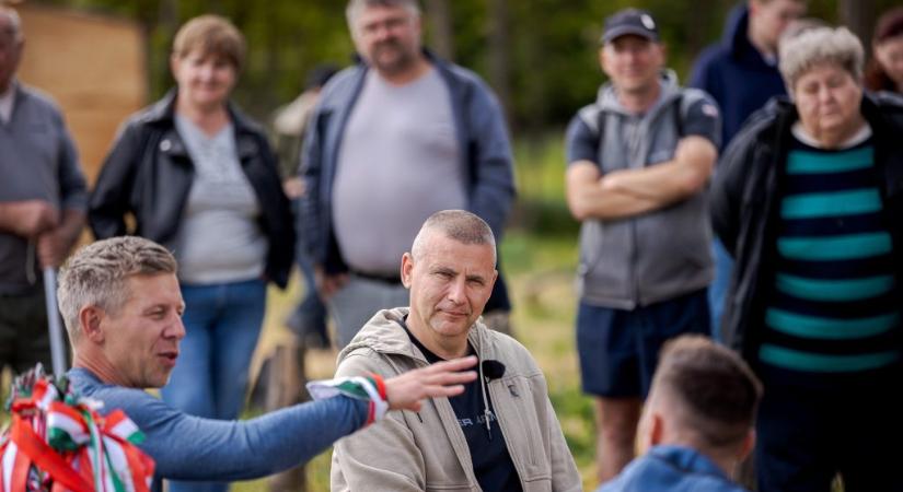 Titkolja a honvédelmi tárca cége Ruszin-Szendi luxusvillájának szerződéseit