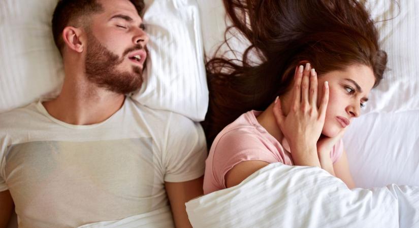 Megőrjít a partner horkolása? Íme 5 tudományos módszer, ami segíthet