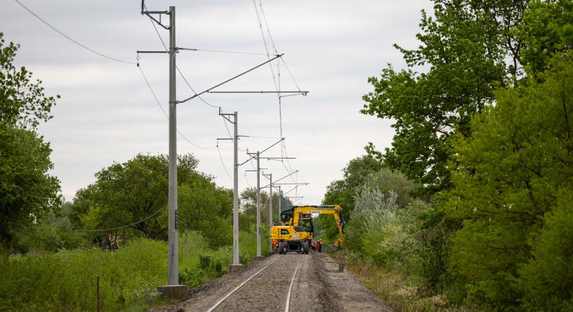 Jelentős lépés a Nagykanizsa-Zalaszentiván vasútvonal villamosításának előkészítésében