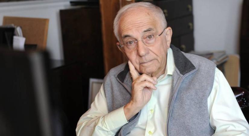 Vitray Tamás 36 évvel fiatalabb felesége átlátszó topban pózolt férjével a címlapon: Éva alakja ennyire karcsú