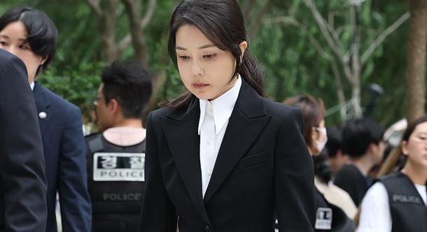 Börtönbe került a korrupcióval vádolt volt dél-koreai first lady