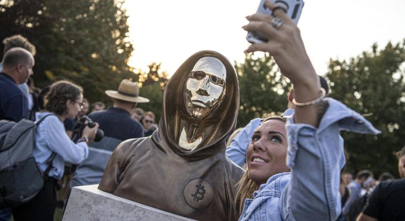 Történelmi csúcson a bitcoin árfolyama