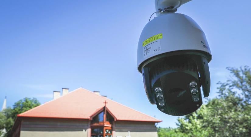 Több parkolóját is fejleszti a város, sőt, a térfigyelőrendszert is bővítik