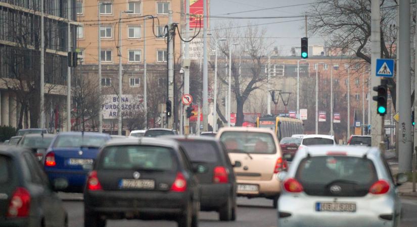 Ennyivel emelkednek a magyar autósok terhei jövőre