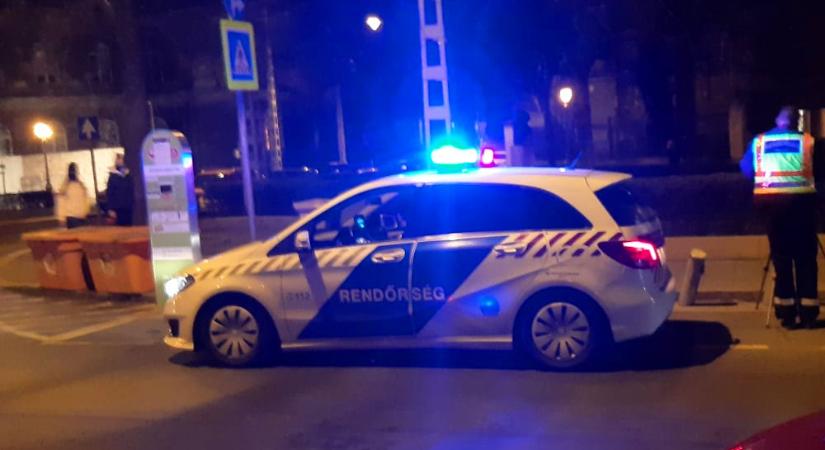 Járdán ütött el három gyalogost egy BMW-s nő a Szépvölgyi úton, majd egy autóbusszal ütközött