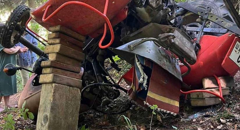 Saját traktorja szorította maga alá a 82 éves férfit - Mentőhelikopter szállította kórházba