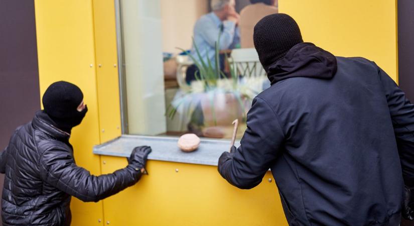 Betörőnek állt a pénz szűke miatt, volt ház, amit nullára kifosztottak