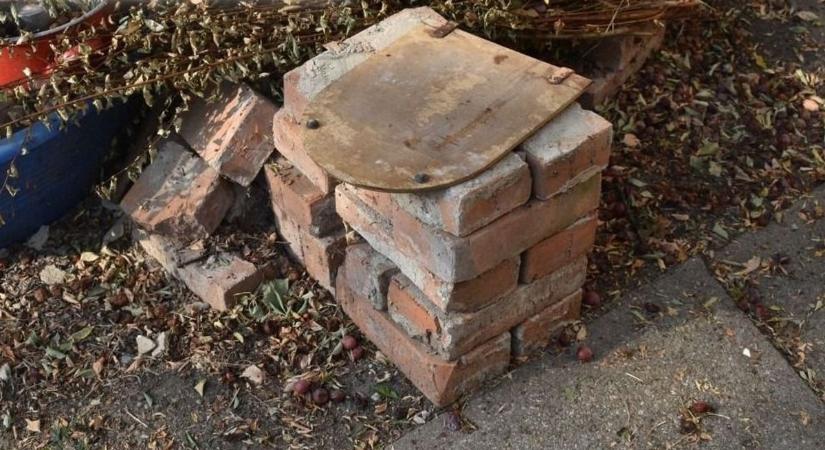 Téglával verte agyon idős szomszédját egy tinédzser – megrázó részleteket közöltek az öcsödi gyilkosságról