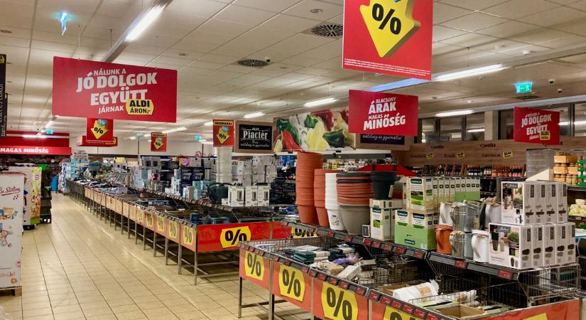 Árzuhanást jelentett be az Aldi