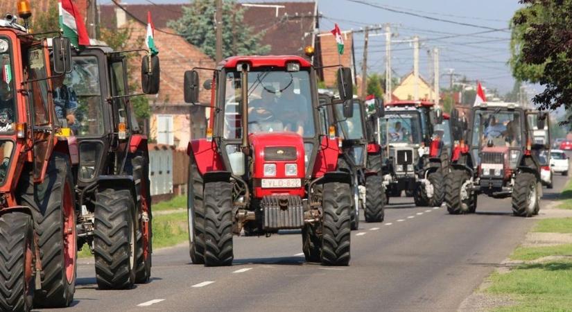 Gázfröccs és füstfelhő várható a hetényi lóerőparádén, több mint százötven traktort várnak