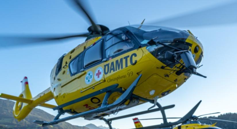 Fékhiba miatt borult fel a traktor – idős sofőr szorult alá