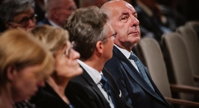A Sándor-palota szerint Török Gábor kritikája méltatlan és kevéssé fajsúlyos, ezért Sulyok Tamás nem reagál rá