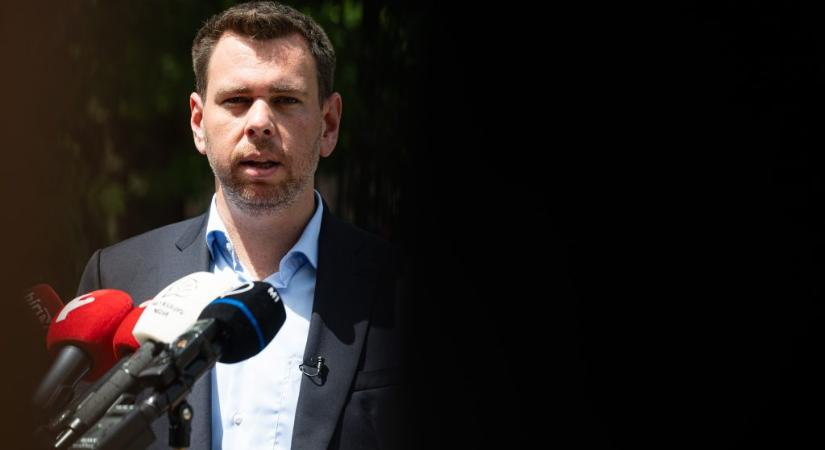 Vitézy Dávid: Ha Szentkirályi Alexandrát zavarják a busztüzek, akkor talán üljön le egy padra Nagy Mártonnal vagy Lázár Jánossal beszélgetni egyet