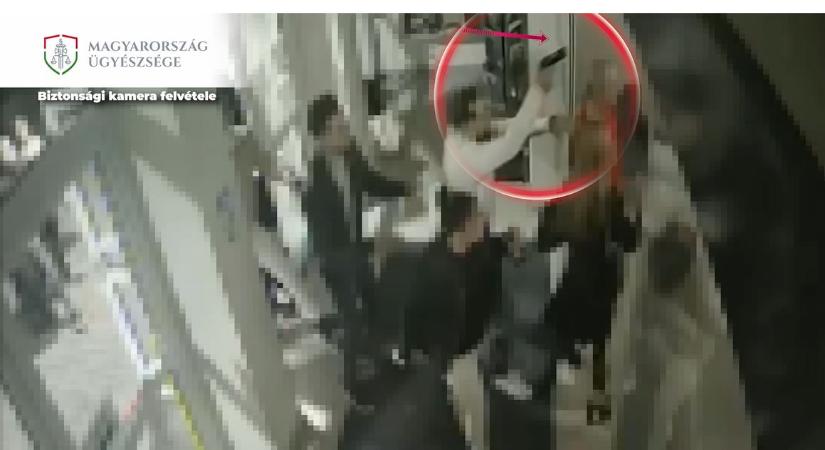 Jótékonysági rendezvényen lőtt a levegőbe a zenész – videóval