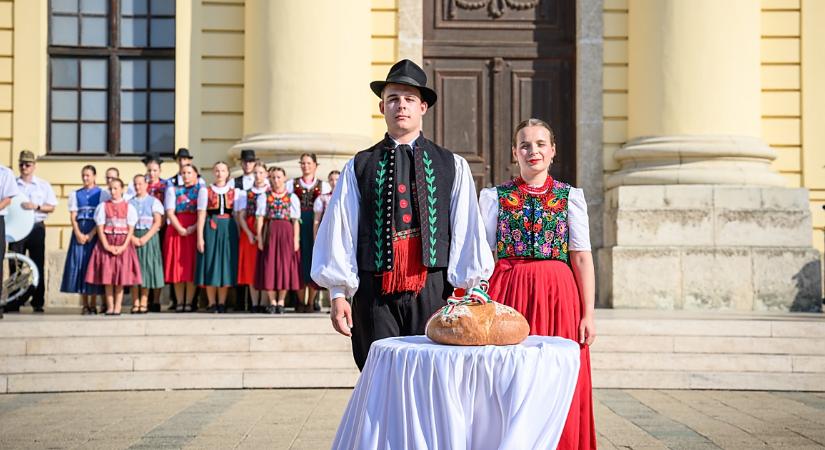 Nemzeti ünnep Debrecenben: kenyeret szentelnek és koszorúznak is augusztus 20-án