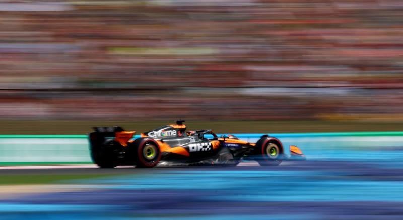 Előre elárverezi 2026-os F1-es autóját a McLaren