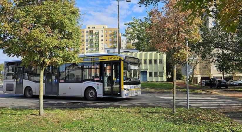 Aszfaltoznak a Böszörményi úton, 17 buszjárat lesz érintett
