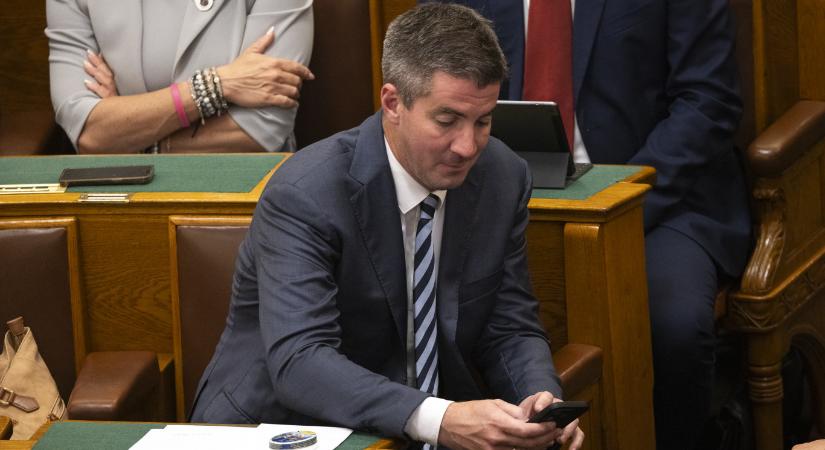 Kocsis Máté „közkeletű ténynek” tartja az orosz kémszolgálat Magyarországról szóló állításait