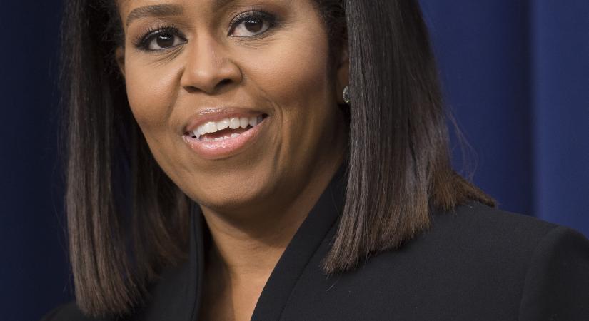 Smink nélkül, természetes valójában szelfizett Michelle Obama - Fotó