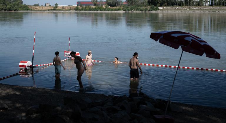 Hangulatos stranddá varázsolták fővárosunk pöcegödrét