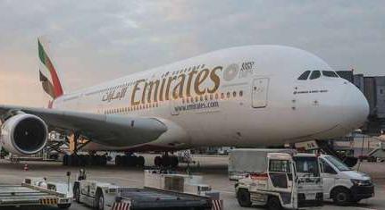 Minden alkalmazottját beoltatja az Emirates légitársaság