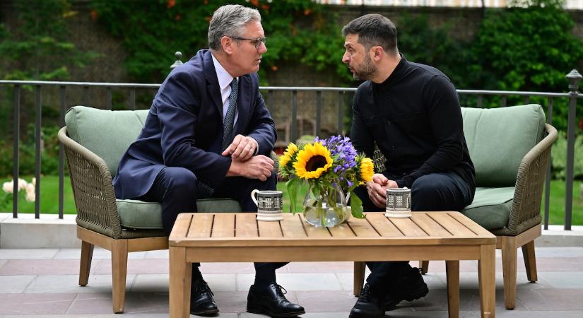 Zelenszkij Londonba utazott az alaszkai csúcs előtt egy nappal