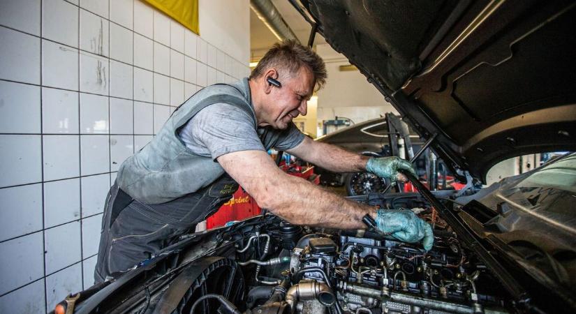 Ez bedöntené a használt autók piacát – ráadásul kötelezővé tehetik!