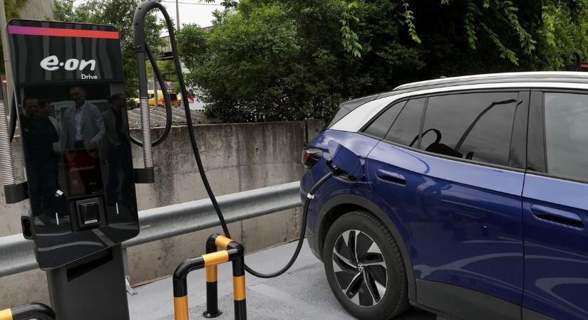 Változtak az e-töltők szabályai, és vigyázat: ez itt nem parkoló