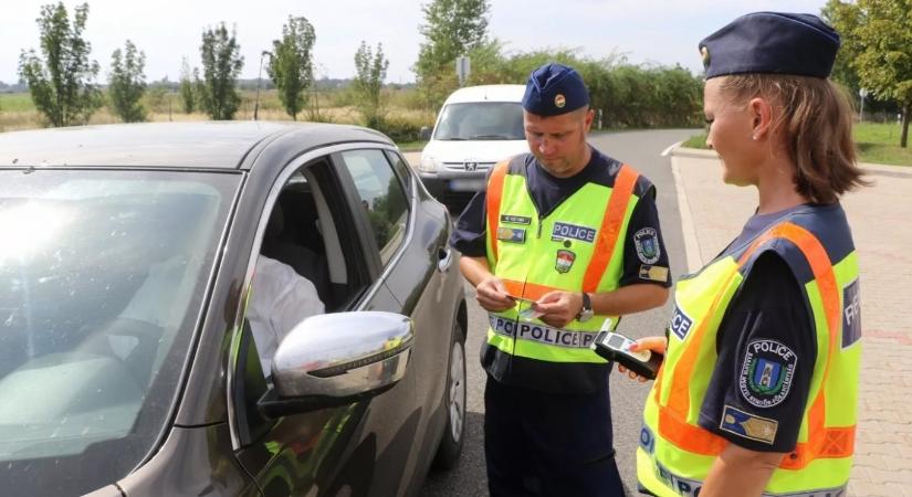 Rekordszámú bírság érkezik a rendőrségtől – ennyi autós bukott le