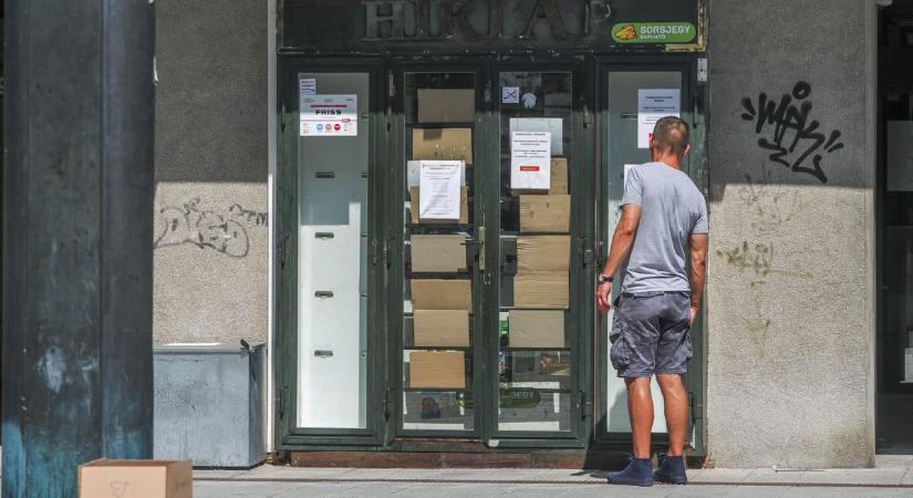 Az utolsó újságosbódé is bezárt Veszprém belvárosában (galéria)