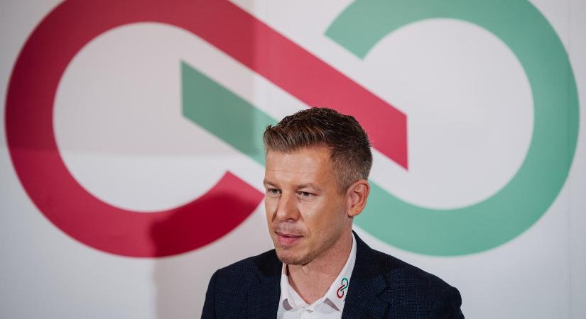 Magyar Péter: Továbbra is fertőzött a víz a székesfehérvári kórház szülészetén, a vezetés alternatív megoldásokon dolgozik