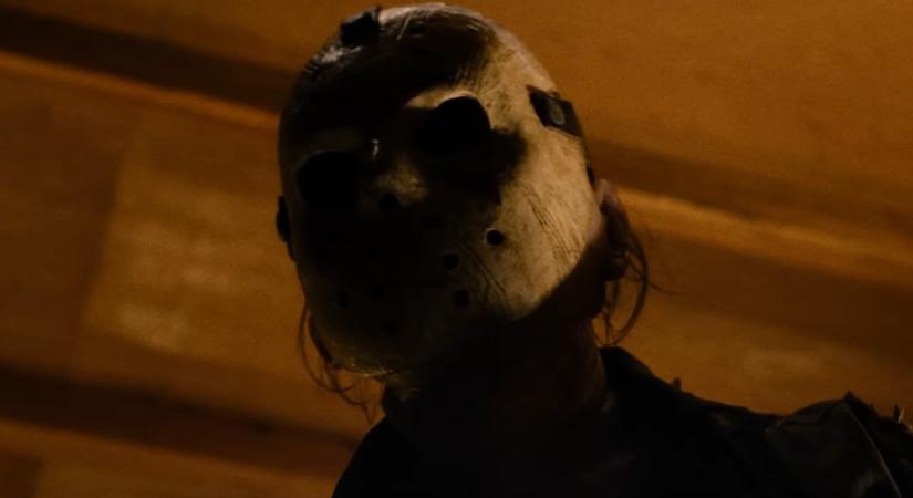 Nem kell az új Péntek 13-ra várni, hivatalosan is visszatért Jason, méghozzá egy meglepően horrorisztikus kisfilmben, ami egyben italreklám is